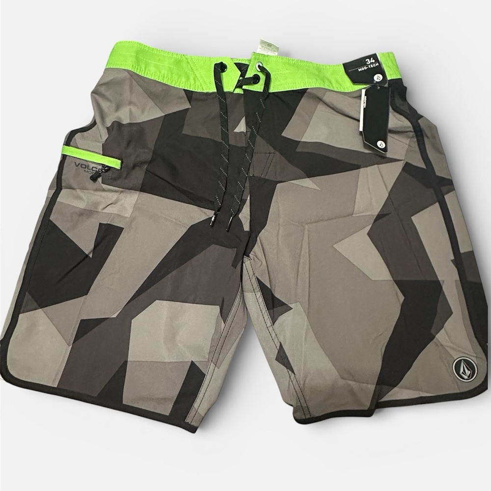 Volcom shorts